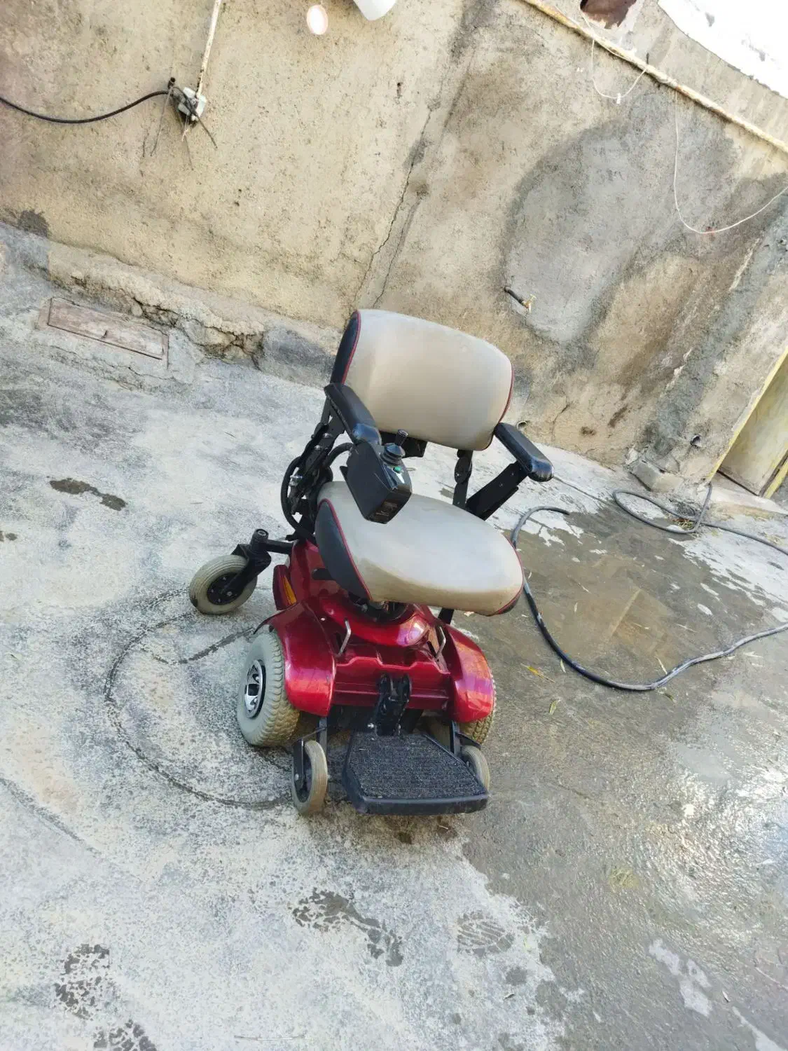 ویلچر برقی|پزشکی|سنندج, |دیوار