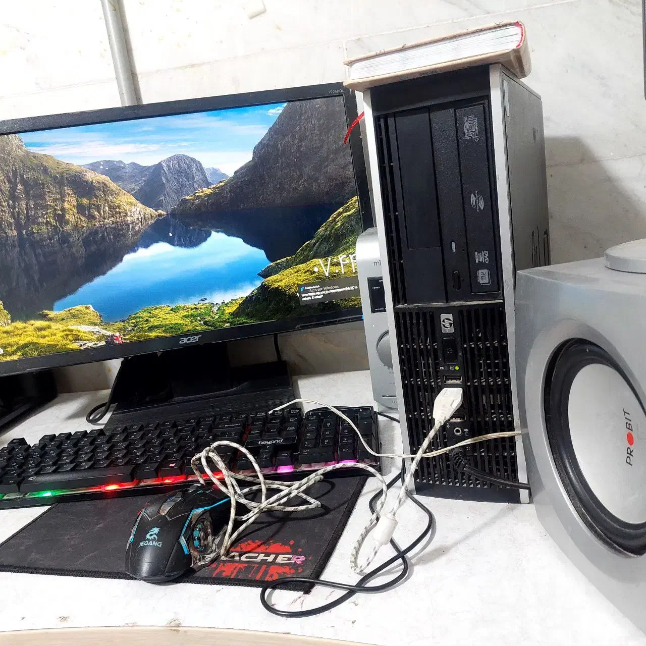 کامپیوتر در حد تمیز|رایانه رومیزی|کاشمر, |دیوار