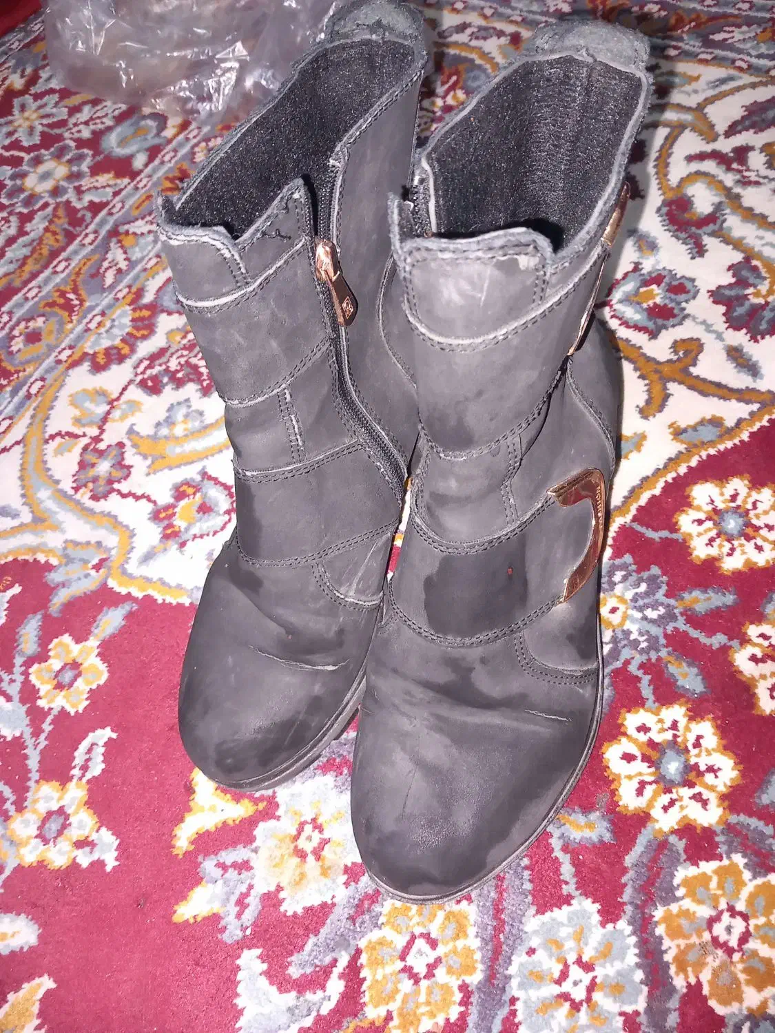 پوتین زنانه در حد نو کم کار سایز ۳۸|کیف، کفش، کمربند|گلپایگان, |دیوار