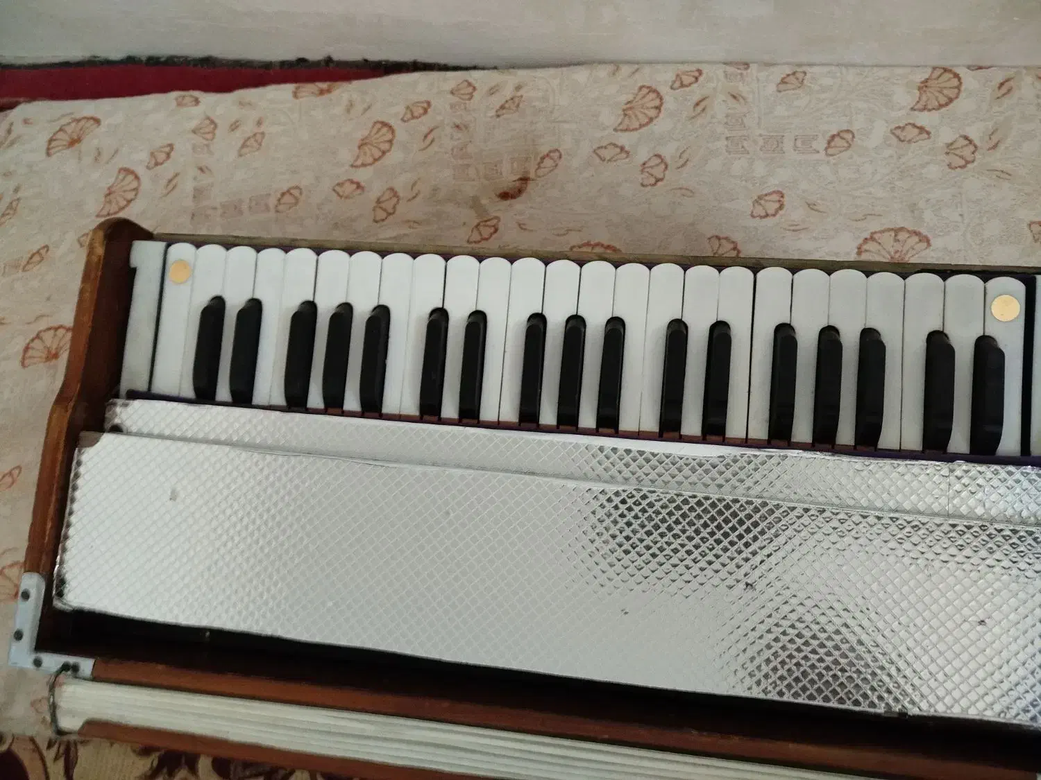 ارمنی (هارمونیه)|پیانو، کیبورد، آکاردئون|تایباد, |دیوار