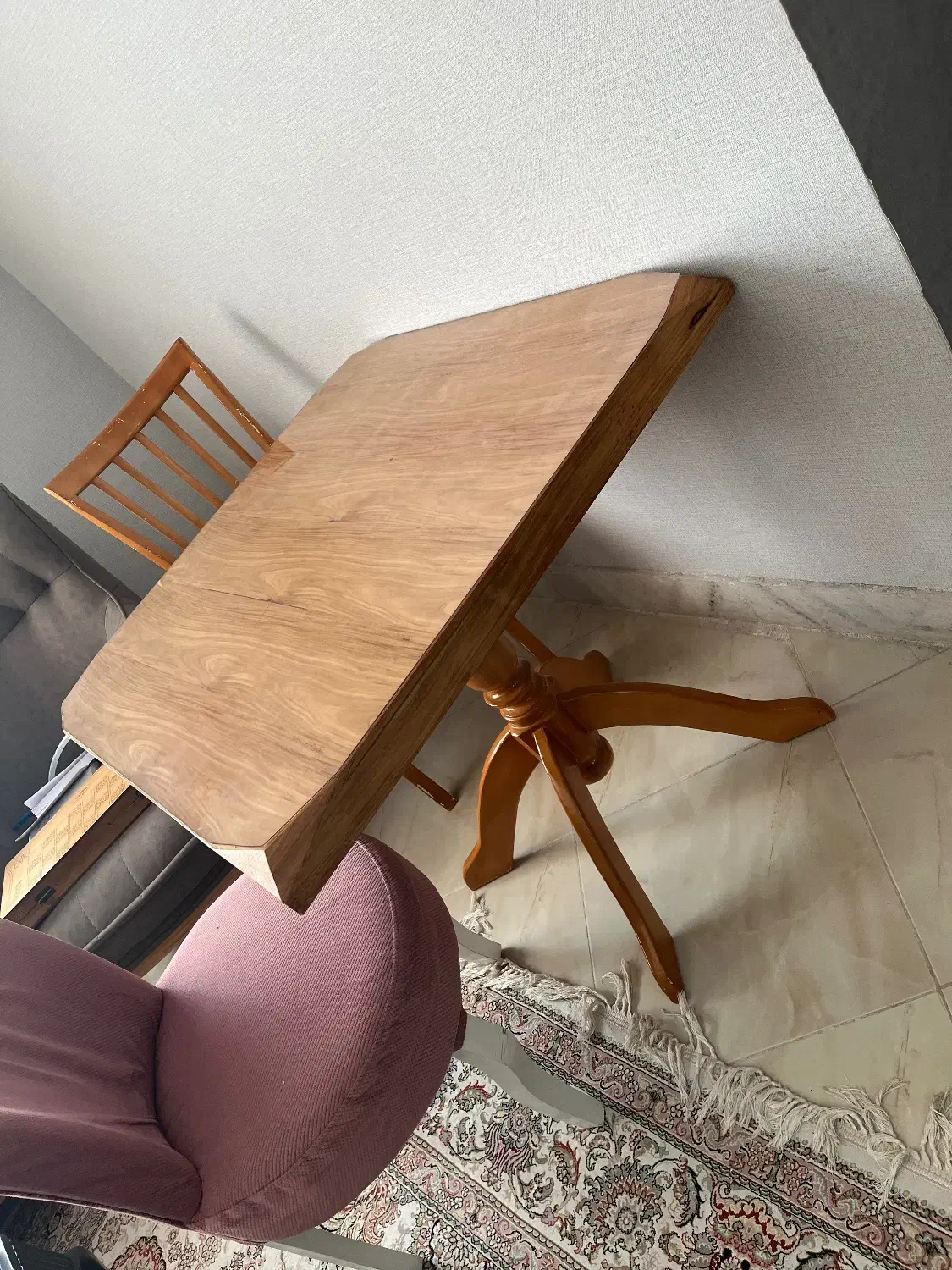 میز چوبی|میز و صندلی غذاخوری|سبزوار, کاشفی شمالی (دادگستری)|دیوار