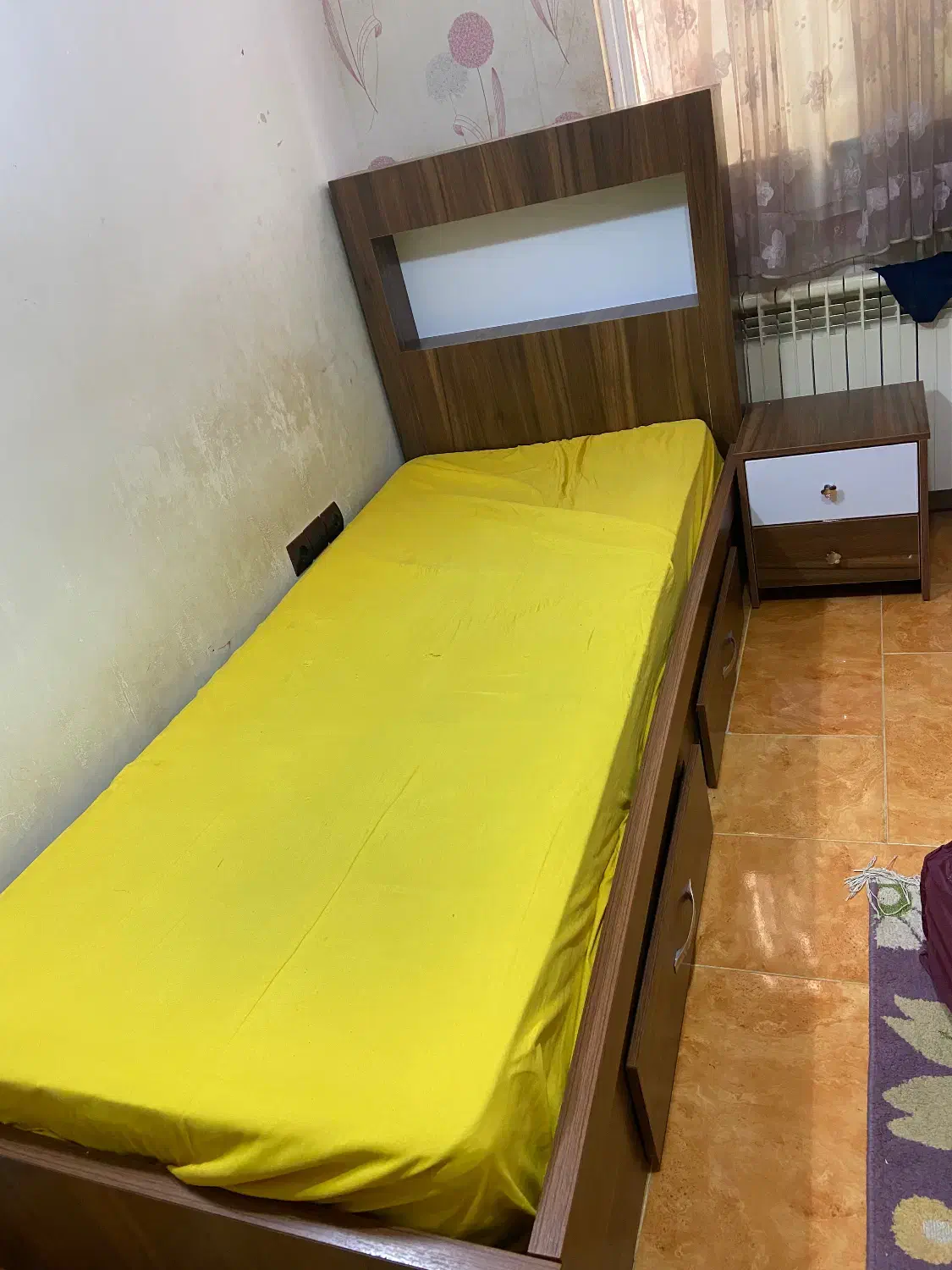 تخت خواب|تخت و سرویس خواب|رشت, رودباری|دیوار