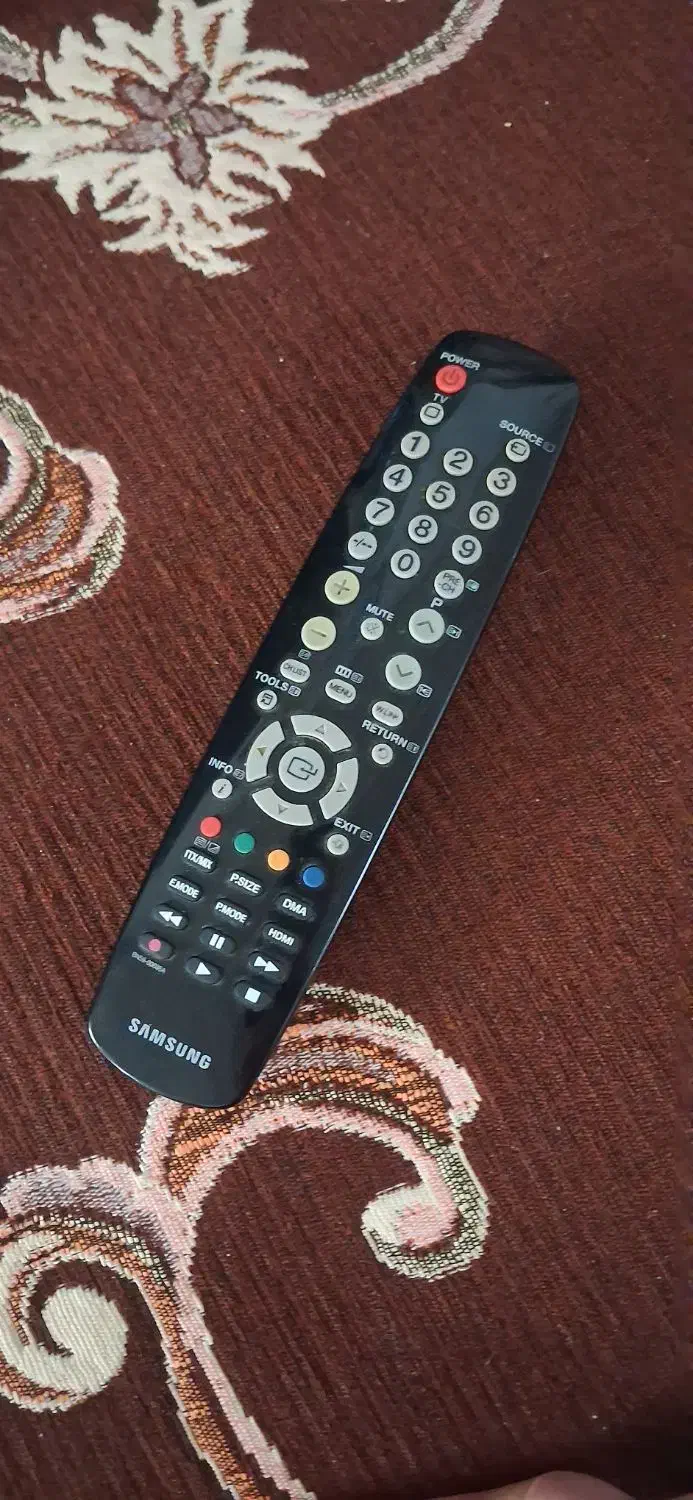 تلوزیون سامسونگ ۴۰ اینچ سالم و بدون ایراد|تلویزیون و پروژکتور|شبستر, |دیوار