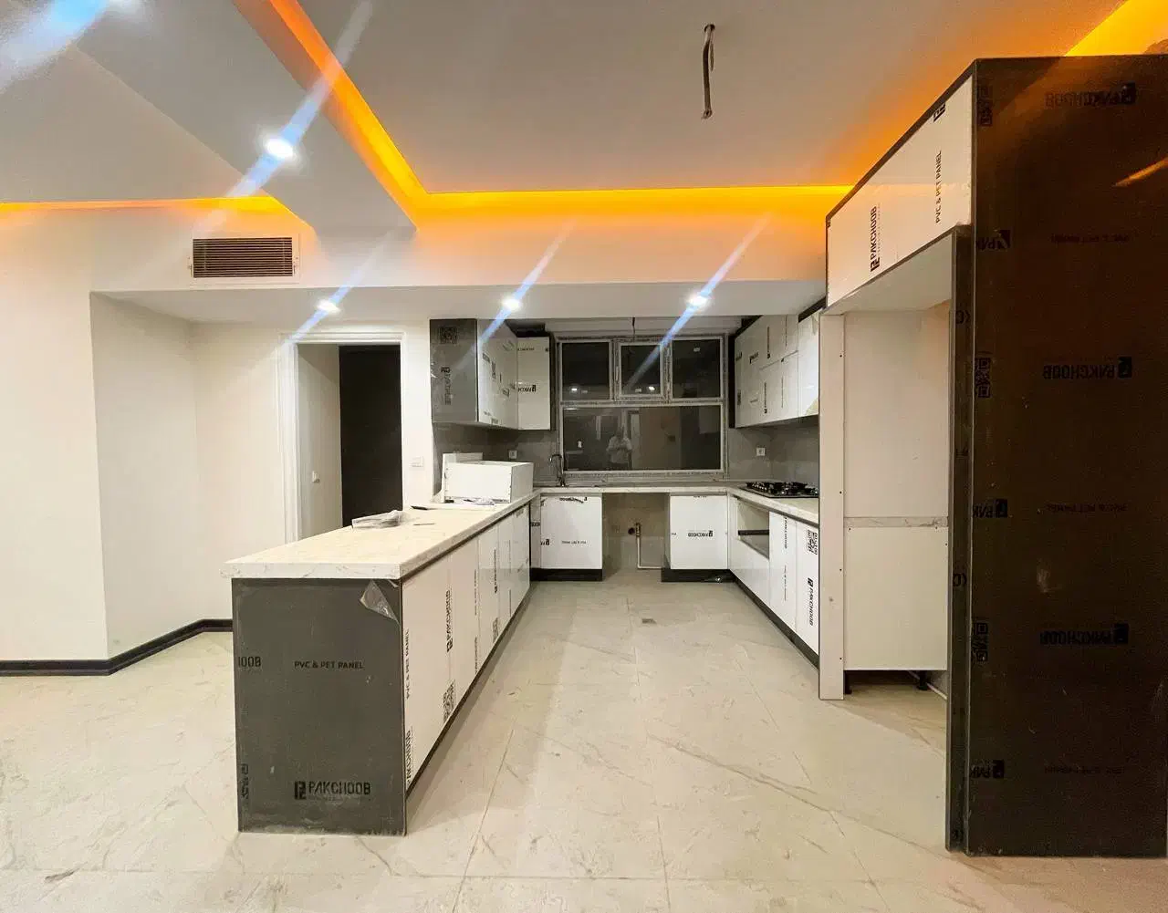 ۹۸ متر تک واحدی|فروش آپارتمان|رودهن, |دیوار