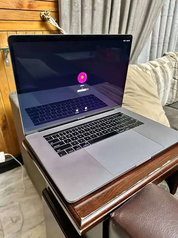 لپتاپ اپل آمریکا مک بوک پرو با/کارتن/شارژر/گارانتی|رایانه همراه|بجنورد, |دیوار
