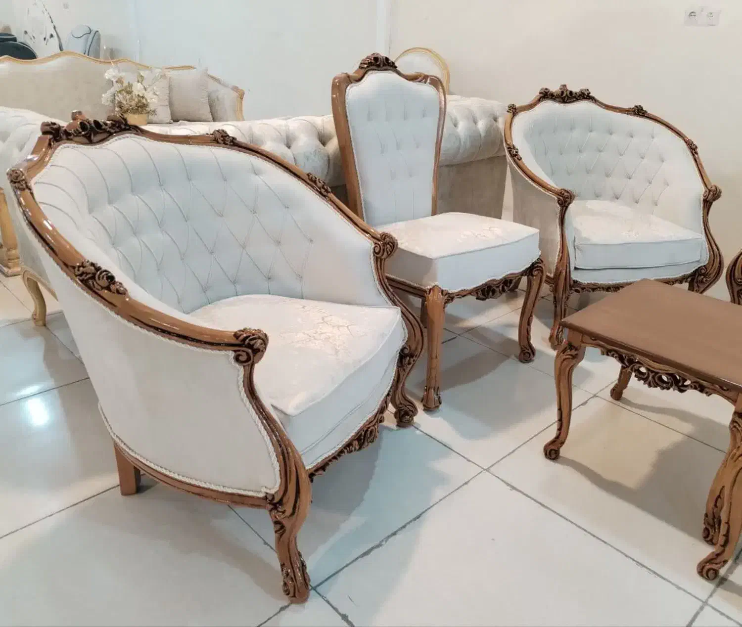 طرح تعویض مبل فرانسوی کویین|مبلمان خانگی و میز عسلی|فولادشهر, فولادشهر|دیوار