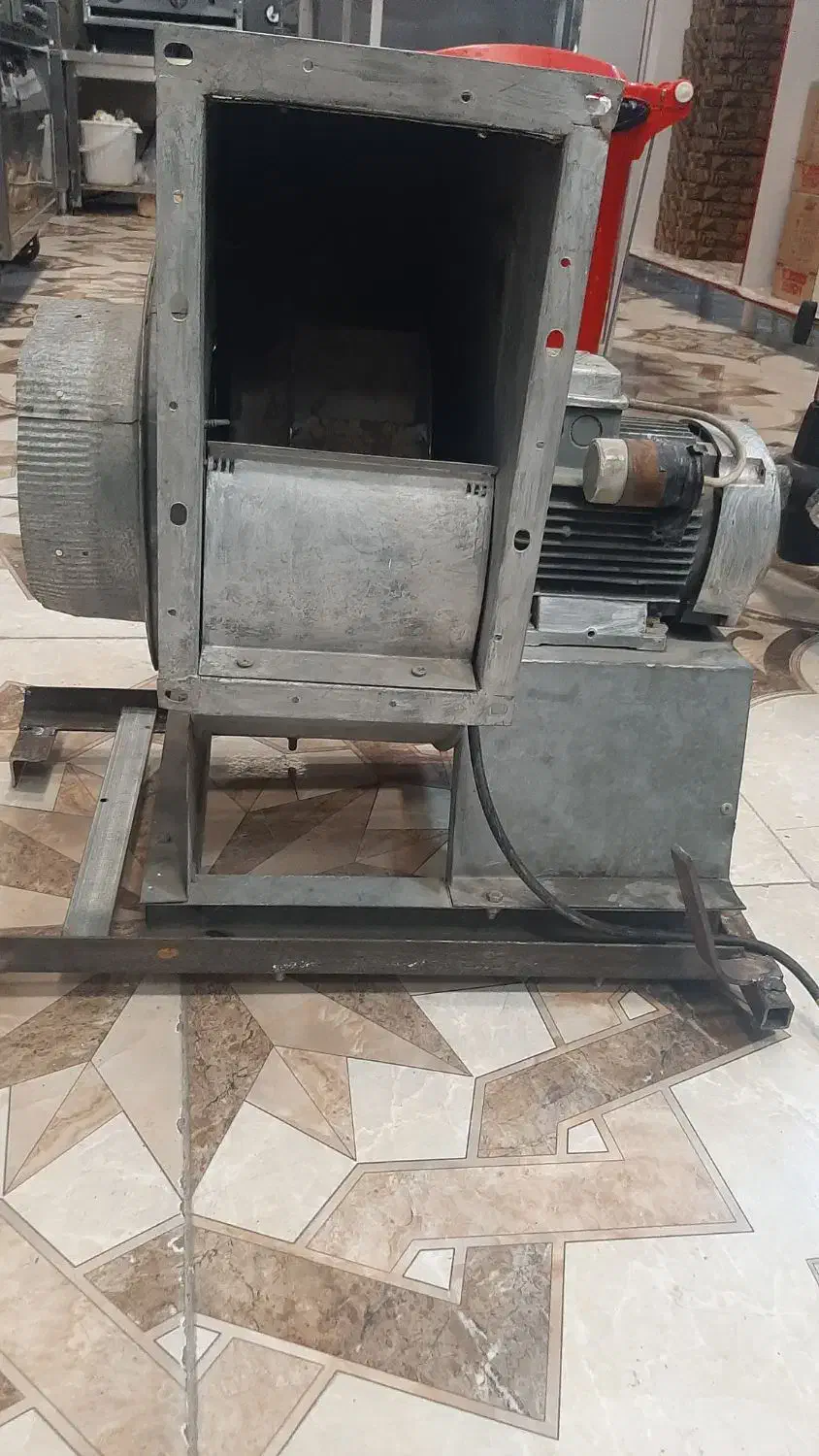 سانتریوفیوژ|پنکه و تصفیه‌کنندهٔ هوا|ارومیه, |دیوار