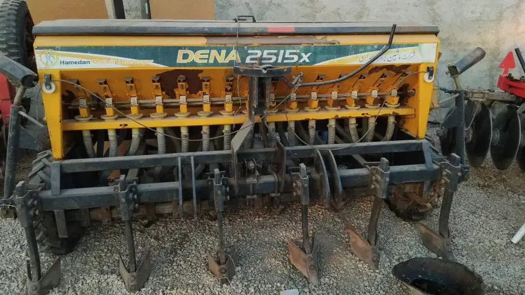 یک دستگاه ردیفکار سه منظوره کشت صنعت همدان|ماشین‌آلات صنعتی|رامشیر, |دیوار