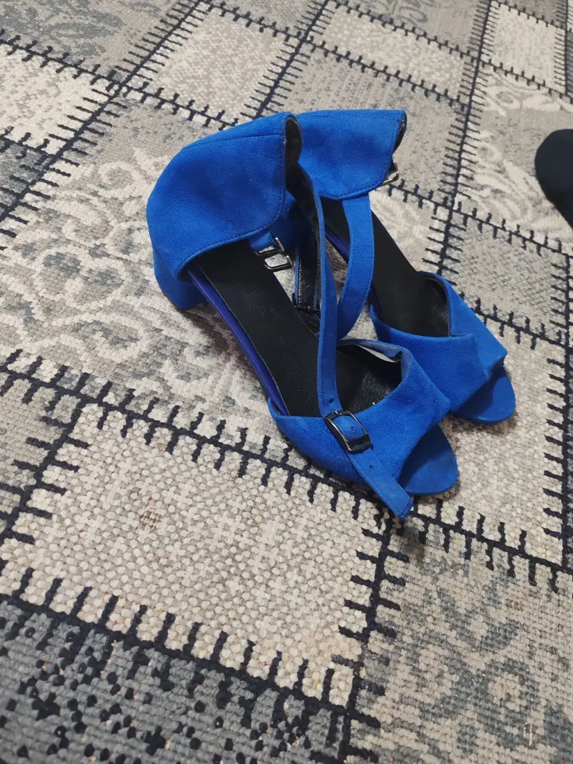 لباس درحدنو وکارکرده|لباس|نیشابور, گنبد سبز|دیوار