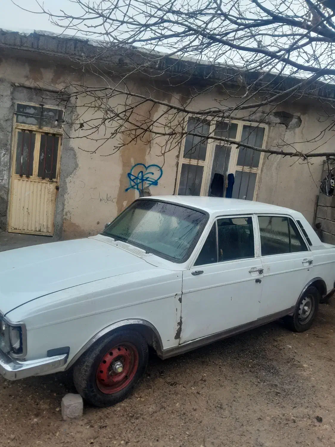 پیکان|خودرو کلاسیک|سی‌سخت, |دیوار