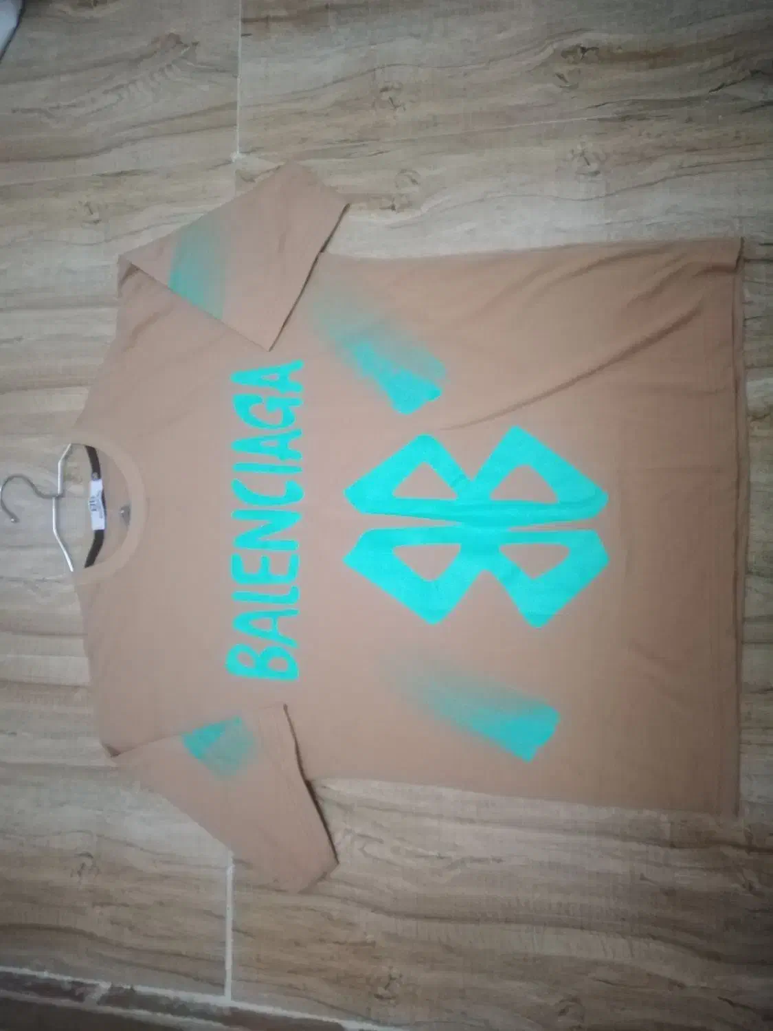 تی شرت|لباس|نظرآباد, نظرآباد|دیوار