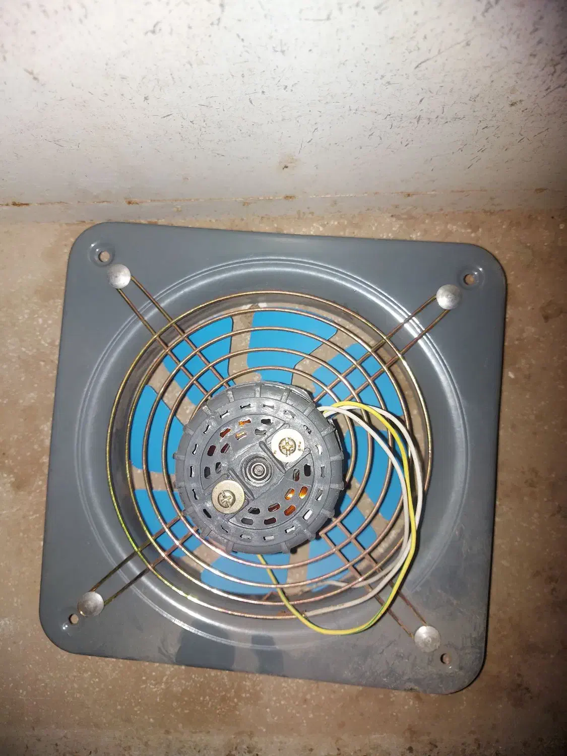 فن خنک کننده|پنکه و تصفیه‌کنندهٔ هوا|میناب, |دیوار