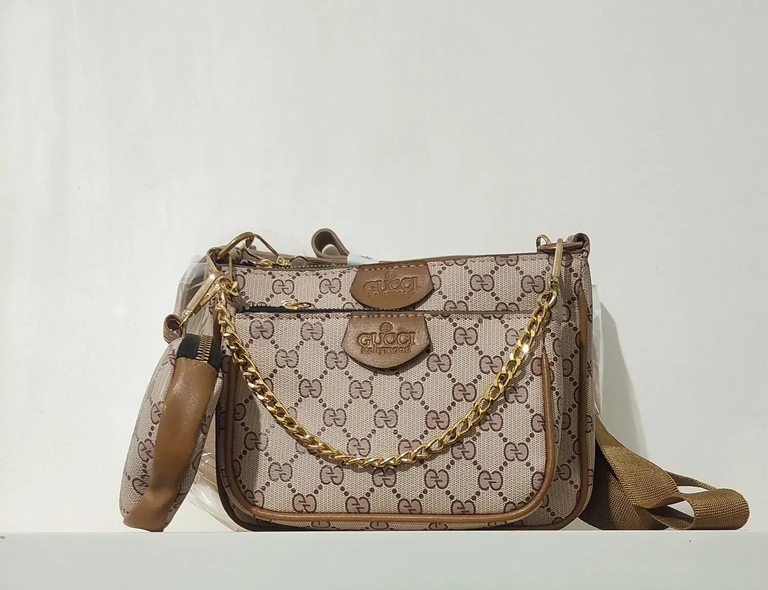 کیف های رودوشی|کیف، کفش، کمربند|قدس, شهر‌قدس|دیوار