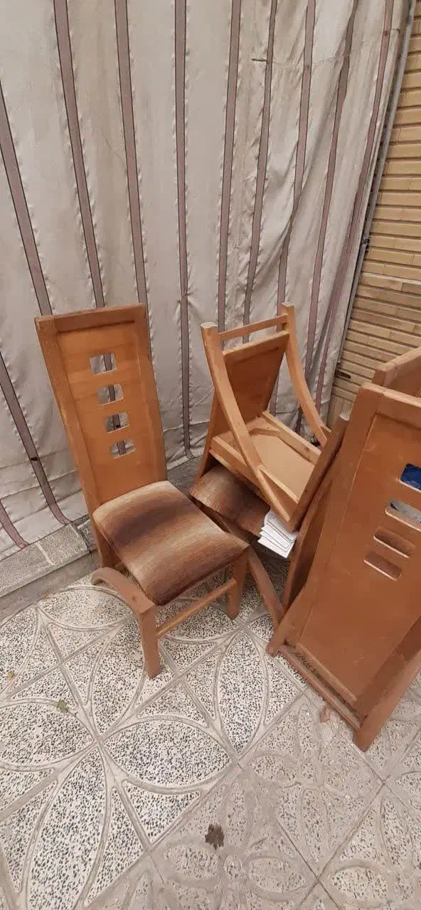 میز کامپیوتر و ۴عددصندلی و میزناهاخوری|میز تحریر و کامپیوتر|اصفهان, شاهد|دیوار