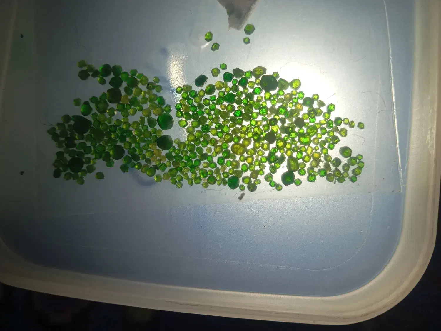 سنگ گارنت سبز|جواهرات|صوغان, |دیوار