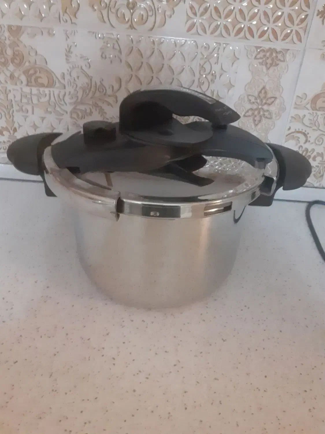 زود پز بلمونت|ظروف پخت‌وپز|اشتهارد, |دیوار