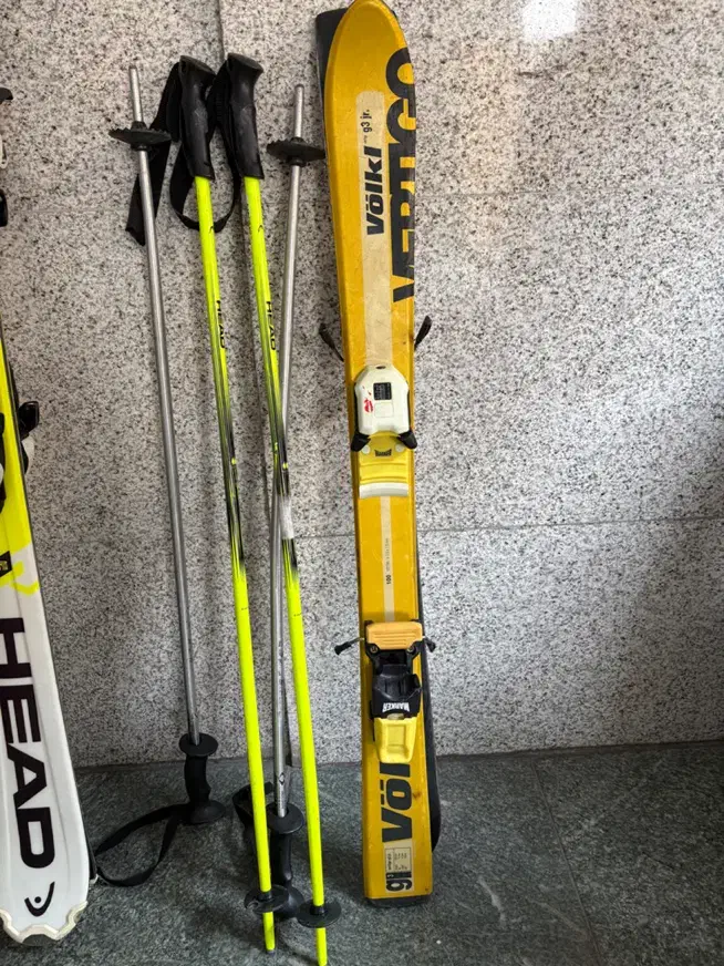 بوت و چوب اسکی بچگانه|ورزش‌های زمستانی|تهران, تهرانپارس جنوبی|دیوار