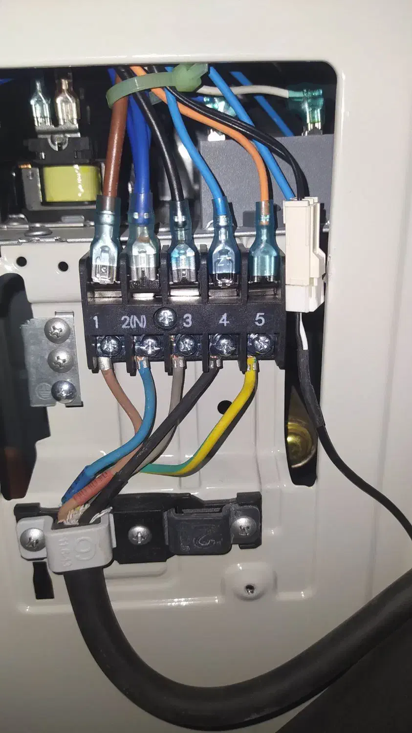 برقکاری و لوله کشی قیمت مناسب|خدمات پیشه و مهارت|دامن, |دیوار