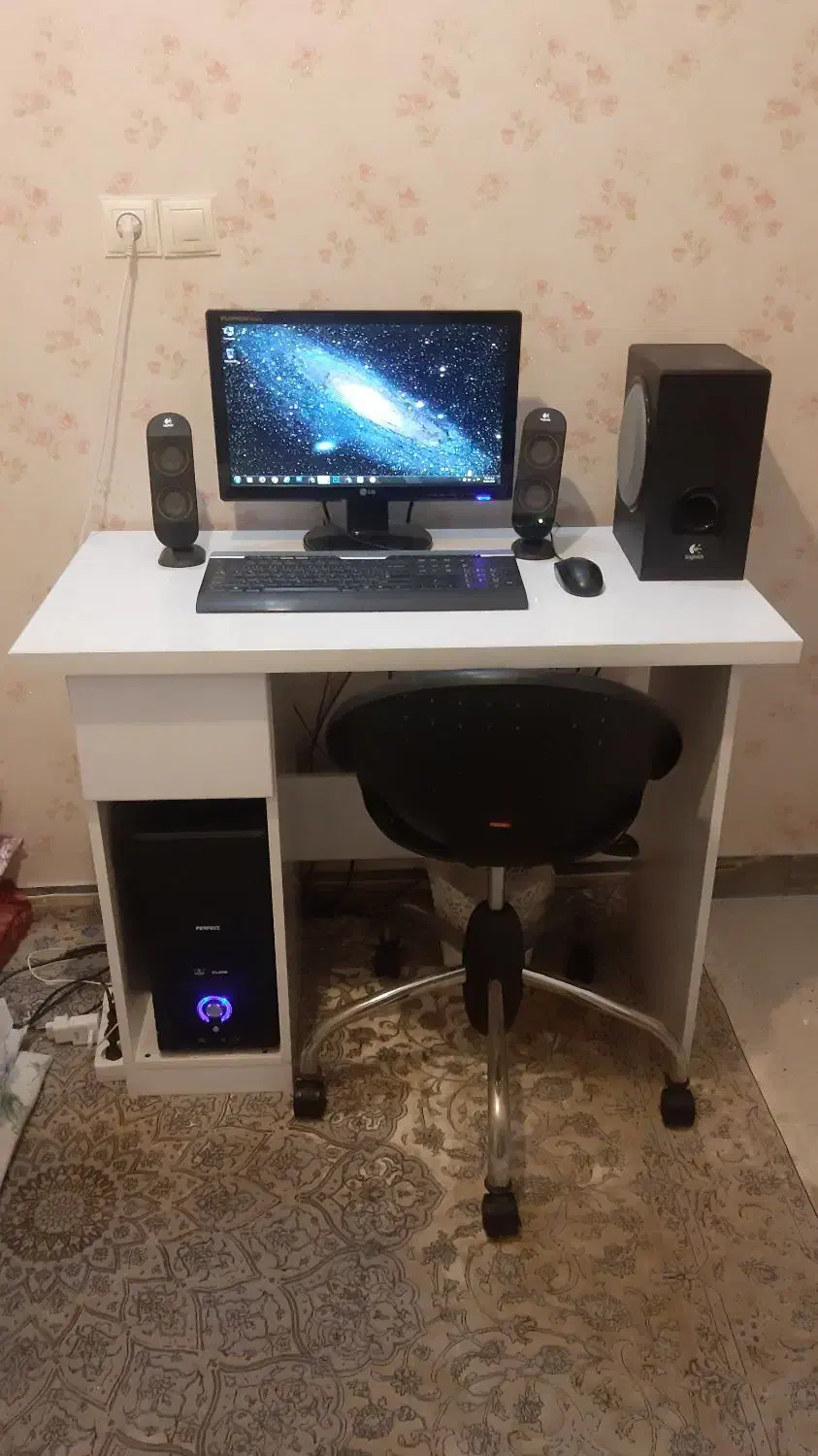 مانیتور ال جی ۱۷ اینچ|رایانه رومیزی|اندیشه, اندیشه فاز ۱|دیوار