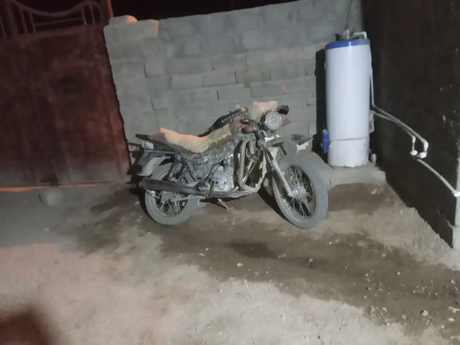 فروشی ۱۰ هزار|موتورسیکلت|بزمان, |دیوار