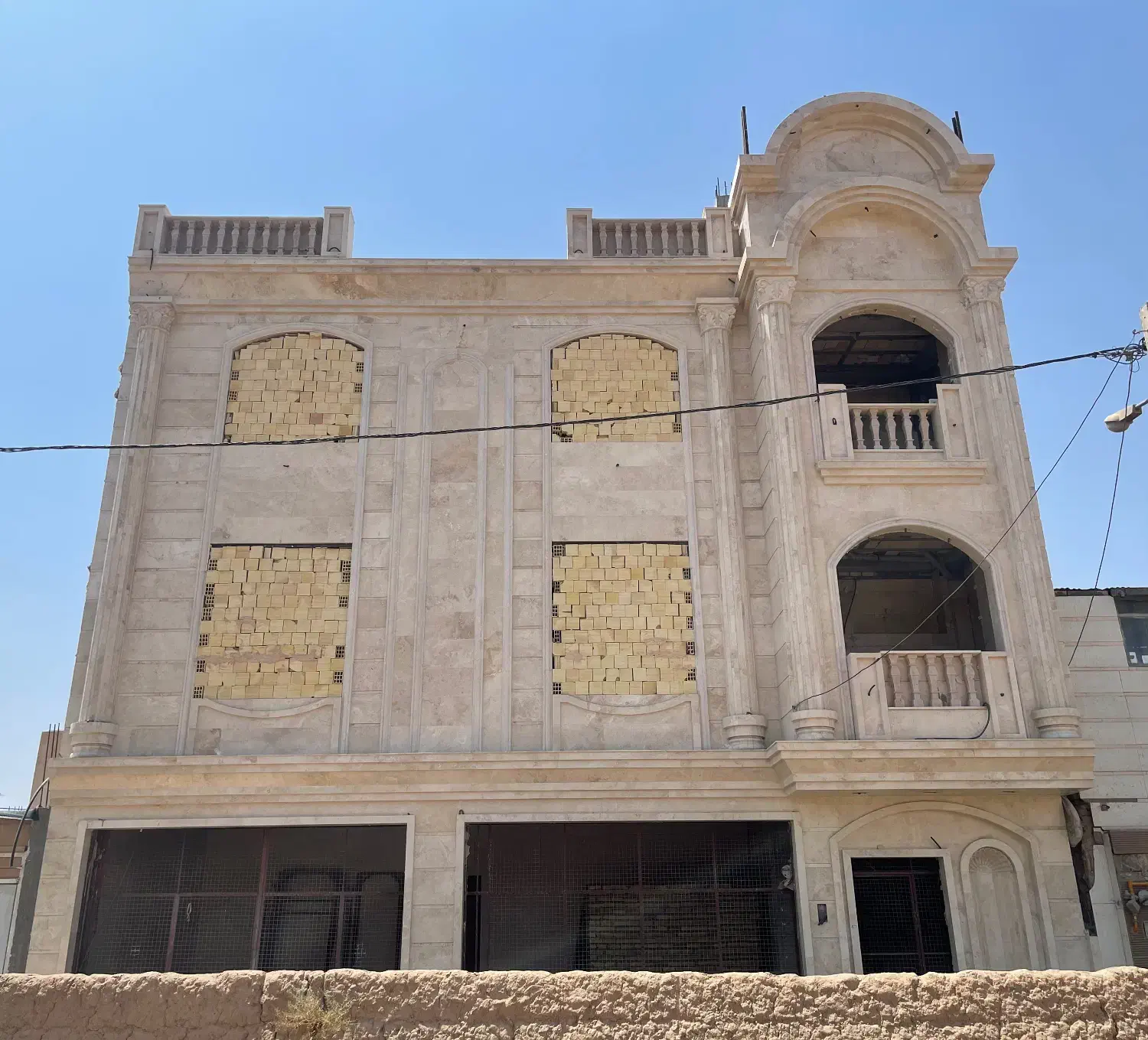 خانه سه طبقه با اسکلت بتن با ۷۰ درصد پیشرفت|فروش خانه و ویلا|یزد, |دیوار