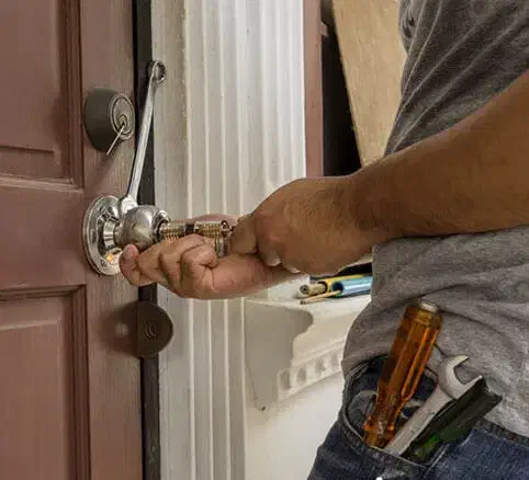 قفل و کلید سازی مستر کلید|خدمات پیشه و مهارت|فولادشهر, فولادشهر|دیوار