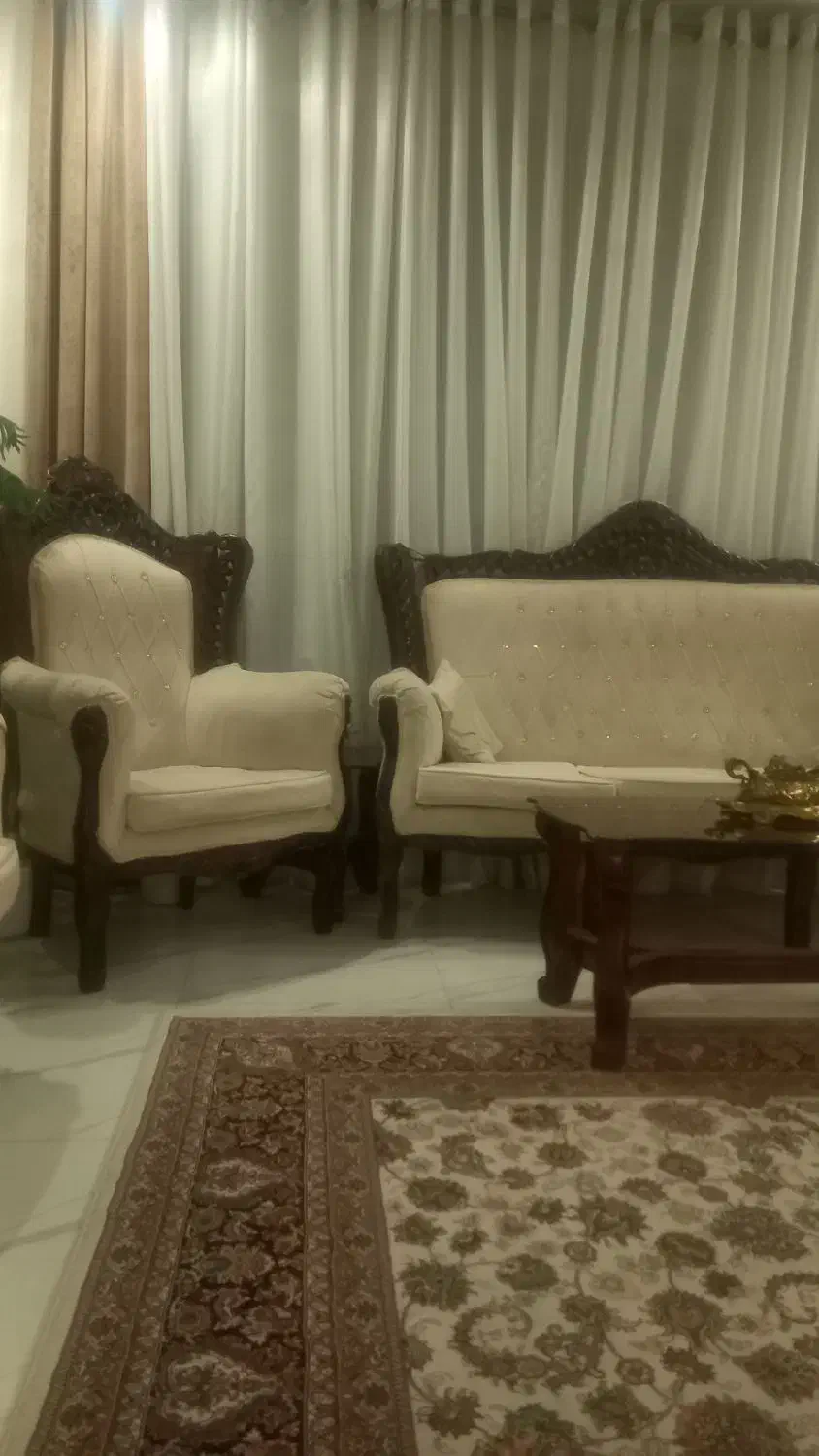 مبل نه نفره|مبلمان خانگی و میز عسلی|تهران, امام زاده عبدالله|دیوار