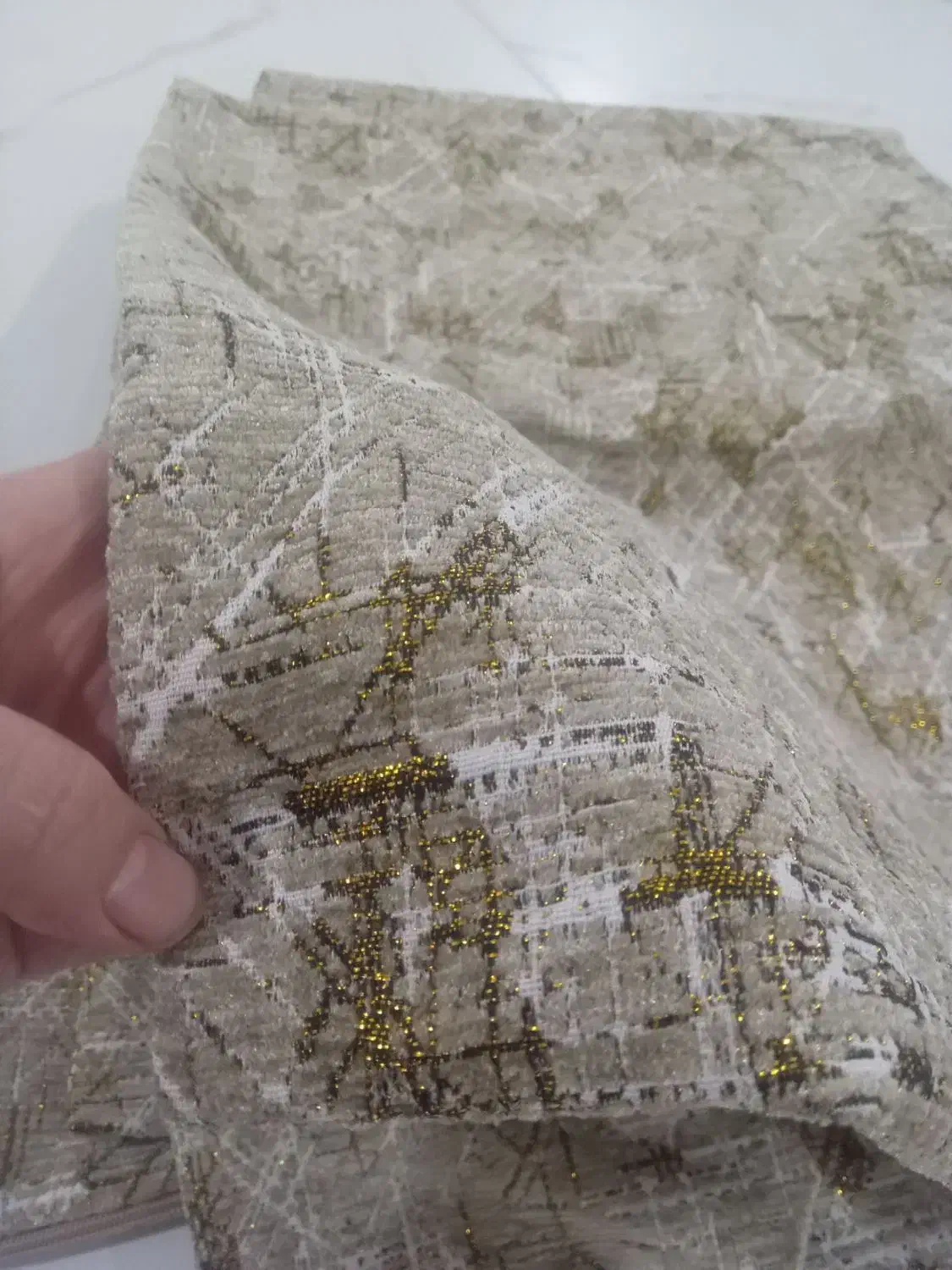 روبالشی|رختخواب، بالش، پتو|دورود, |دیوار