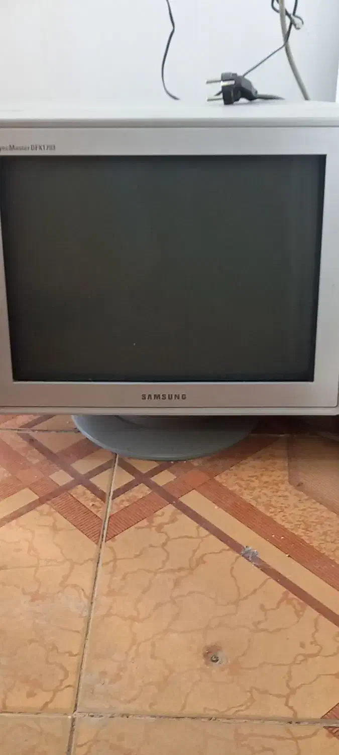 مانیتورcrt|رایانه رومیزی|همدان, |دیوار