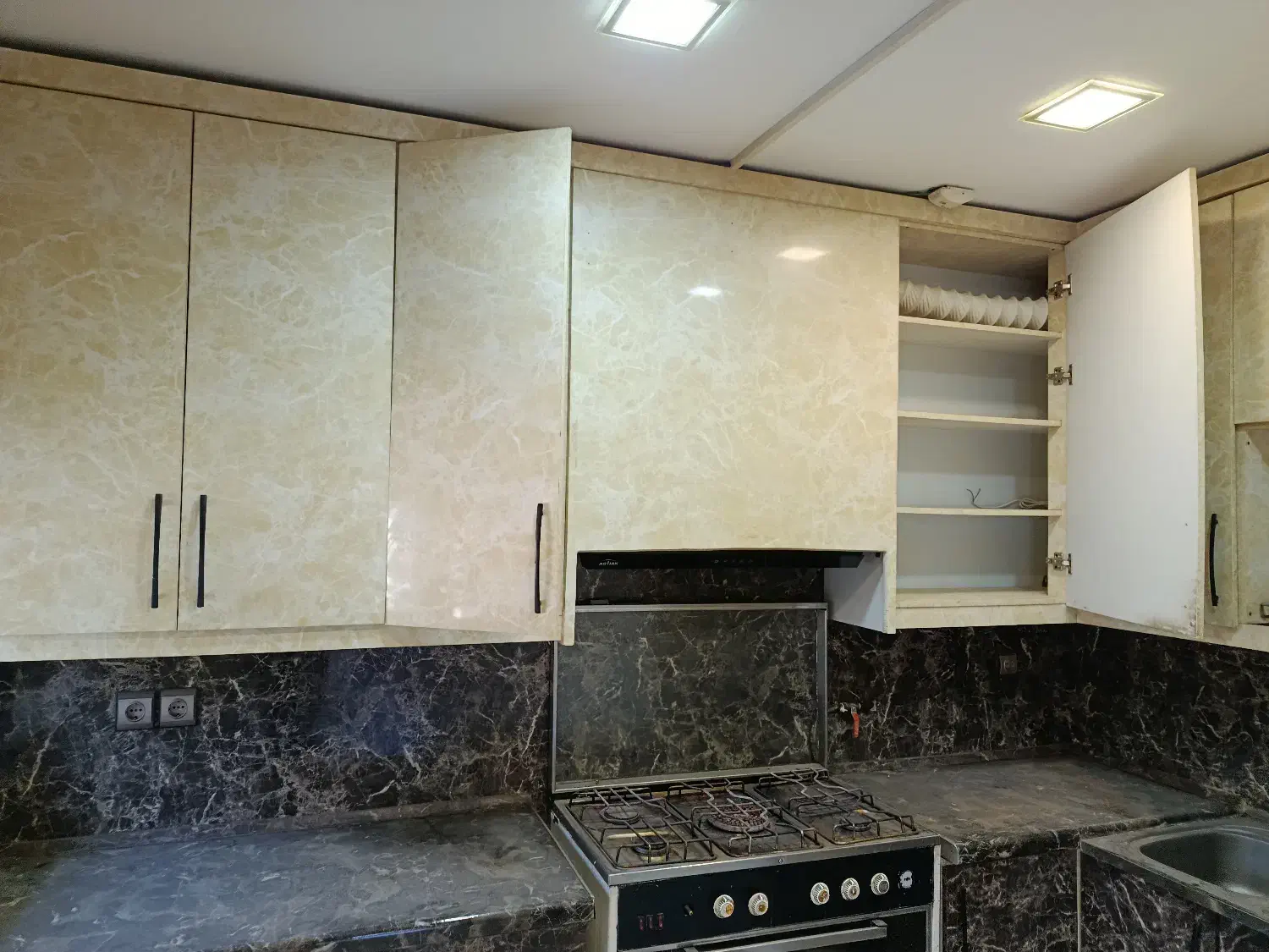 ست کابینت ( های گلاس) کارکرده|مصالح و تجهیزات ساختمان|مشهد, رباط طرق|دیوار