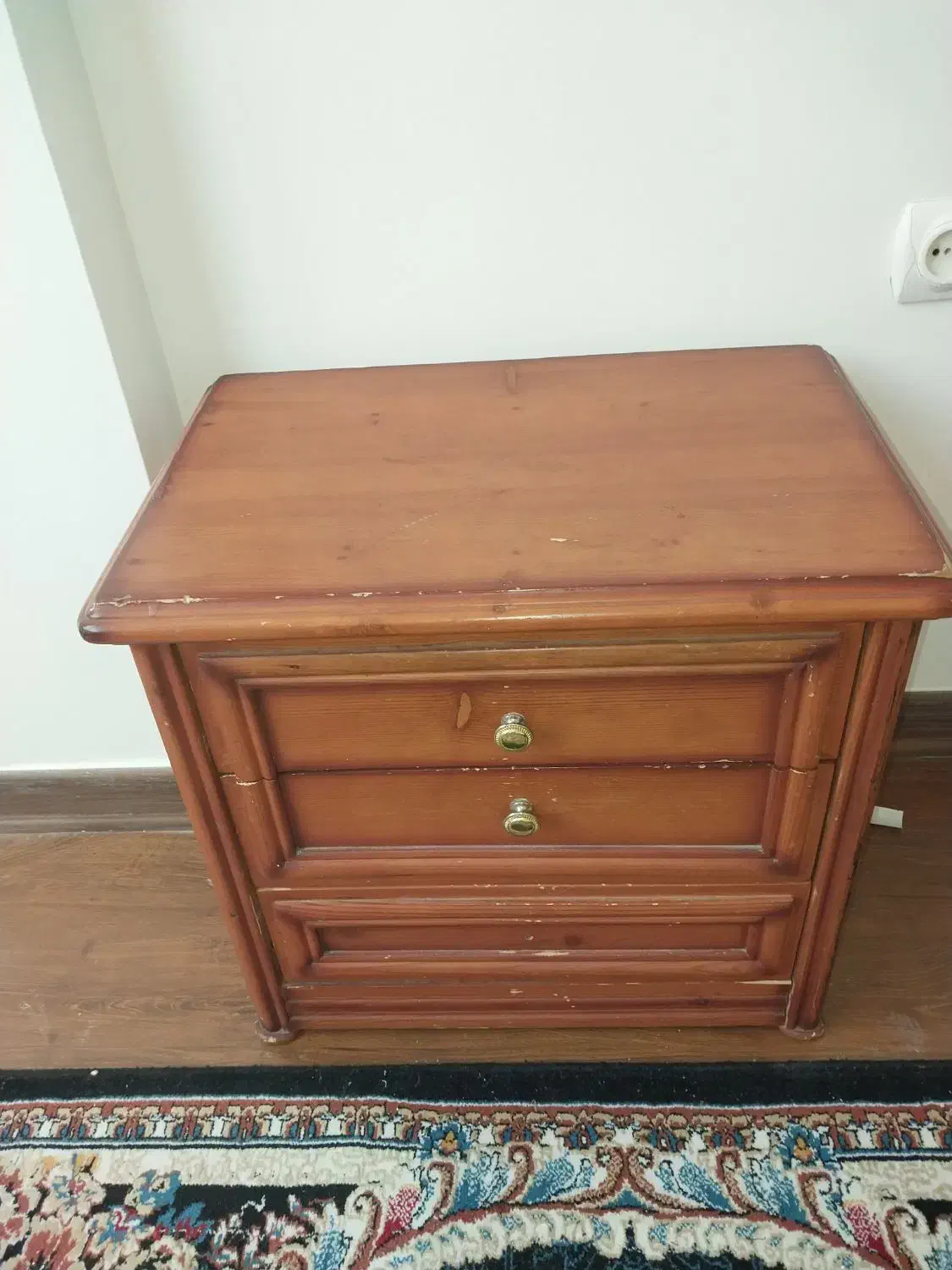 کمد کنار تخت|تخت و سرویس خواب|شیراز, مبعث|دیوار