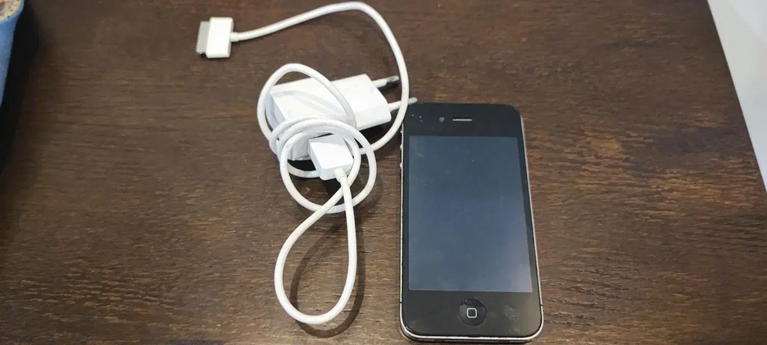 ایفون چهار|موبایل|تهران, تهرانسر شرقی|دیوار