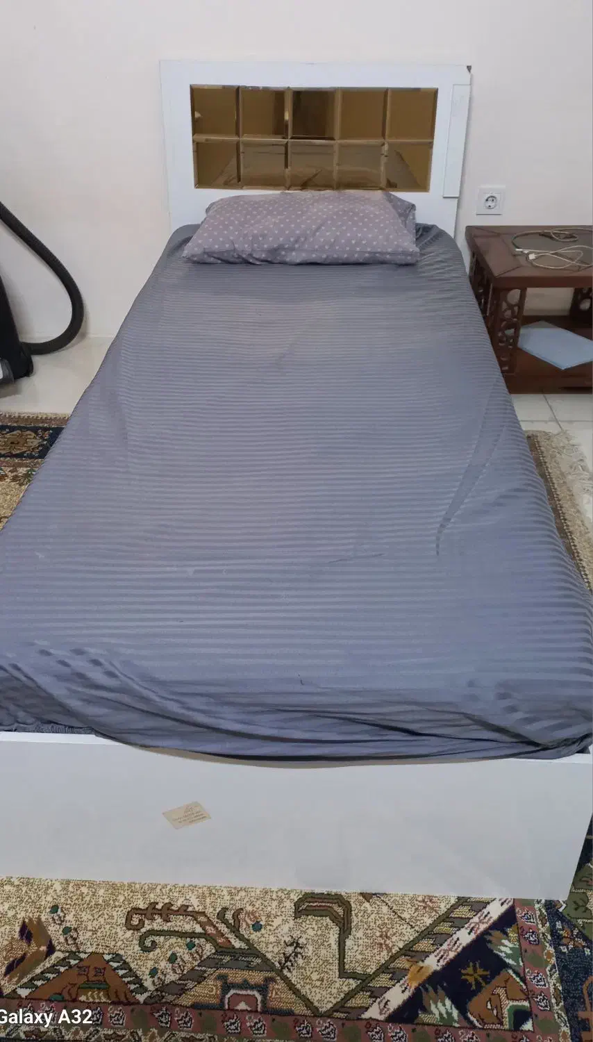 تخت خواب تک نفره با خوشخواب|تخت و سرویس خواب|مشهد, الهیه|دیوار