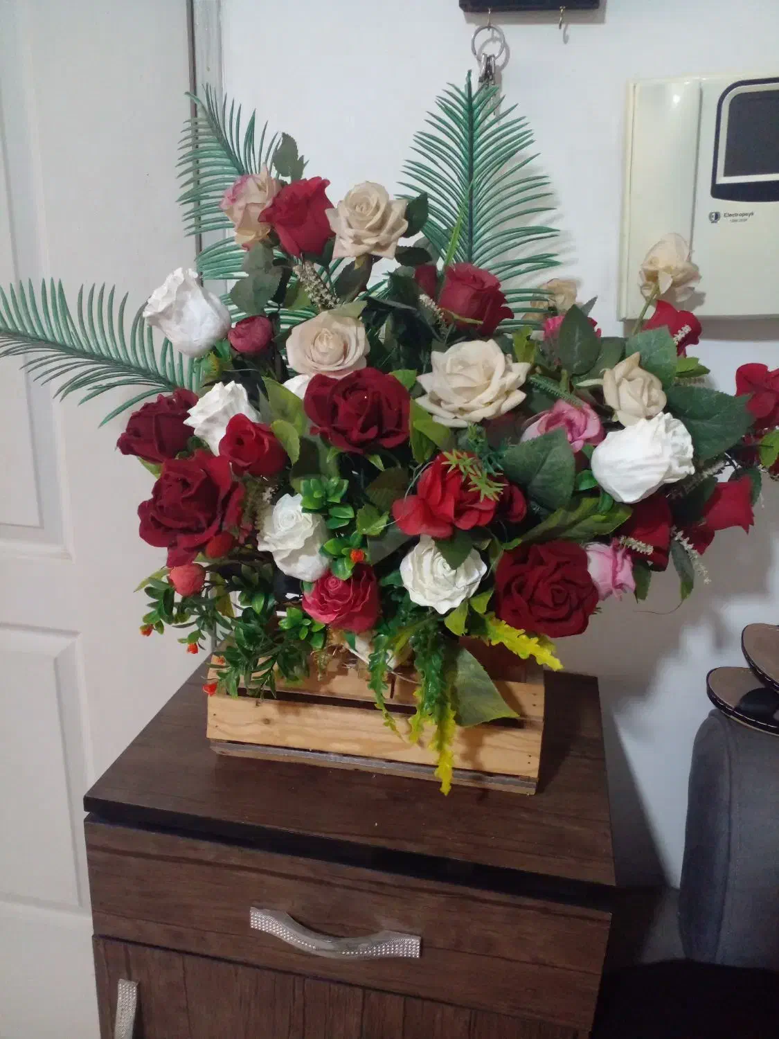 گل مصنوعی|گل مصنوعی|قدس, شهر‌قدس|دیوار