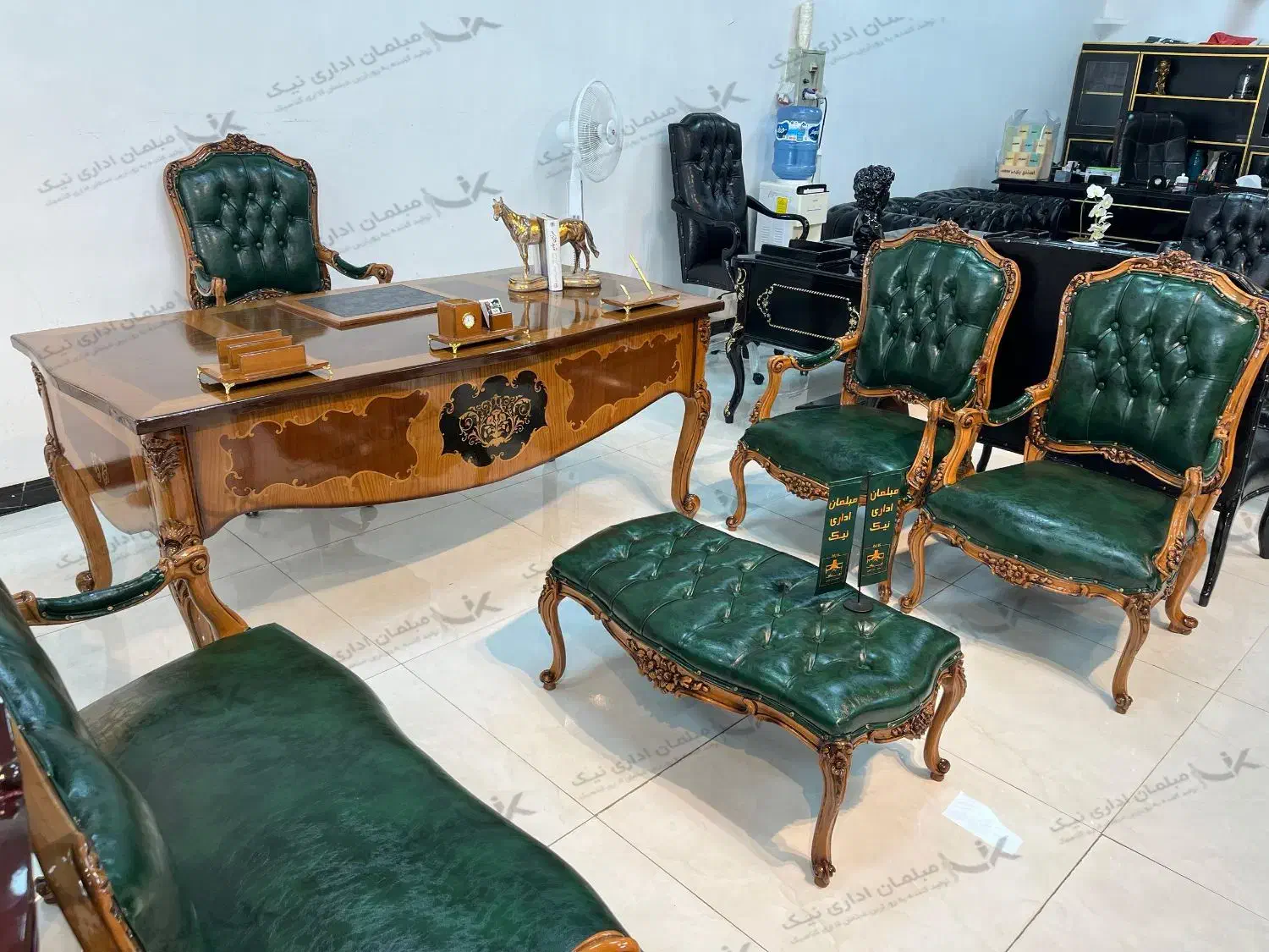 میز کلاسیک چوبی با طراحی خاص ایتالیایی|دفتر کار|تهران, شهرک ولیعصر جنوبی|دیوار