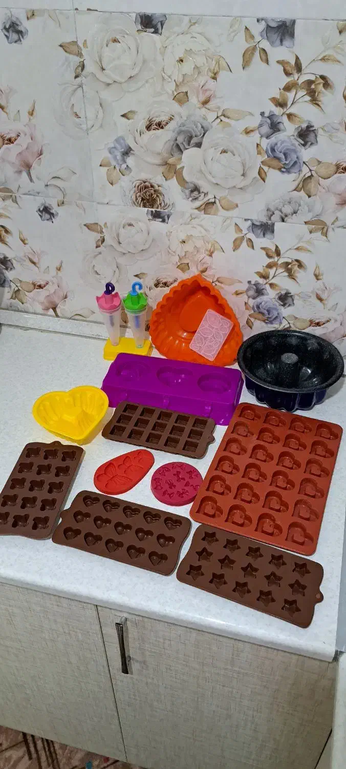 قالبهای کیک و ژله و شکلات|ظروف پخت‌وپز|آمل, |دیوار