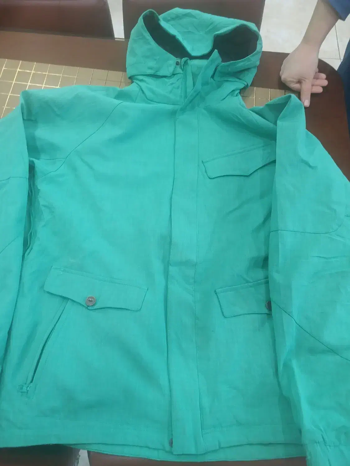 کابشن|لباس|فیروزکوه, |دیوار