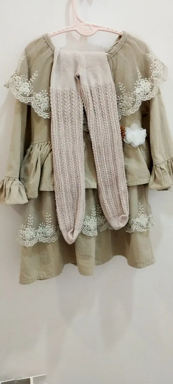 پیراهن دخترانه به همراه جوراب شلواری سایزM|کفش و لباس بچه|شفت, |دیوار