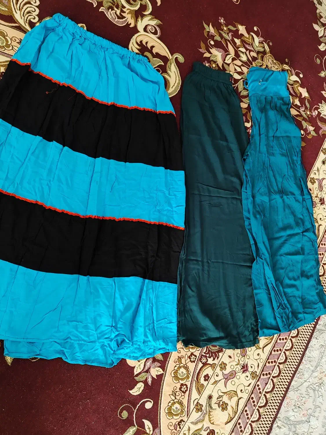 تعدادی لباس درحد|لباس|مشهد, عبادی|دیوار