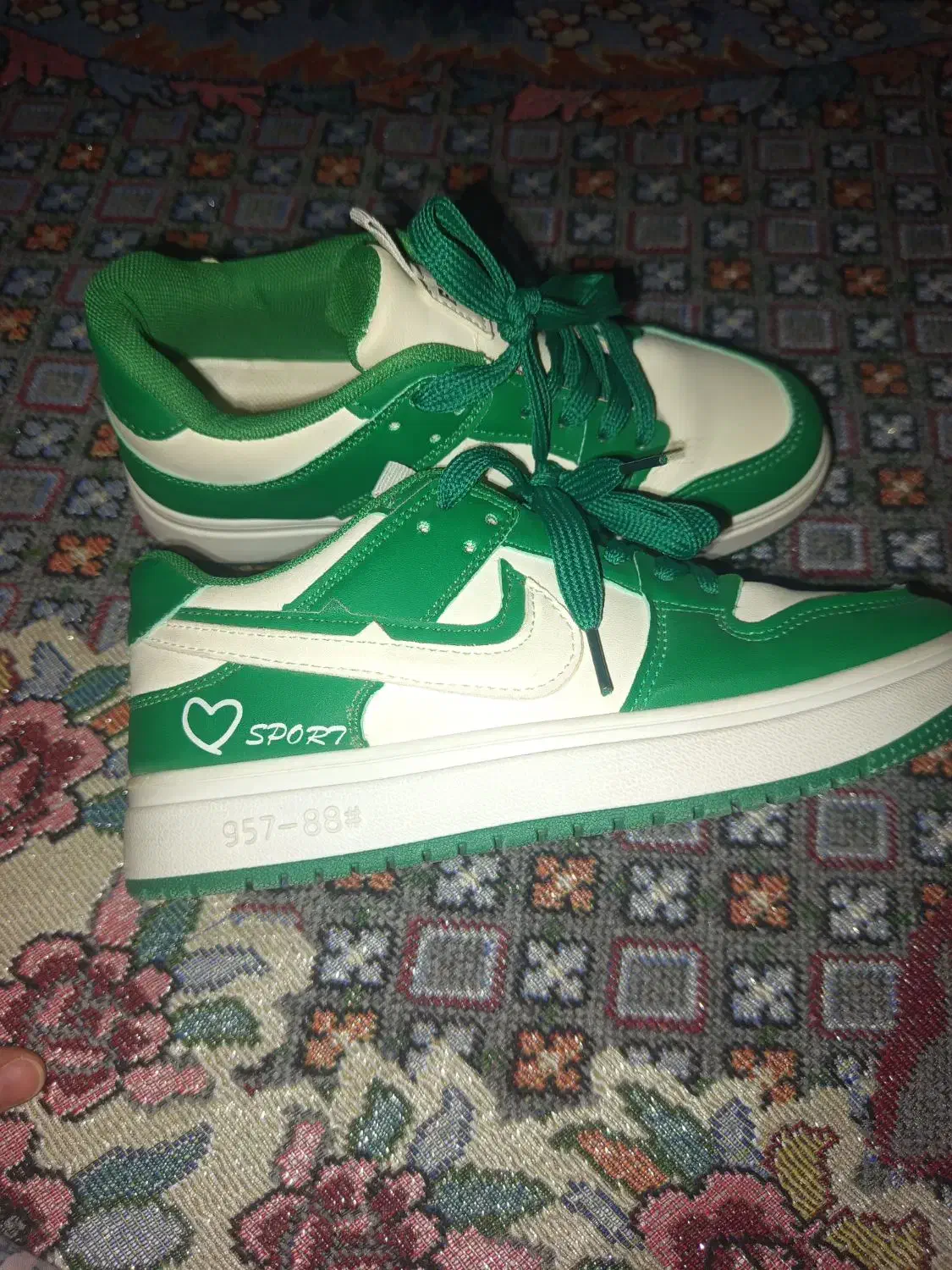 کتونی|کیف، کفش، کمربند|بروجرد, |دیوار