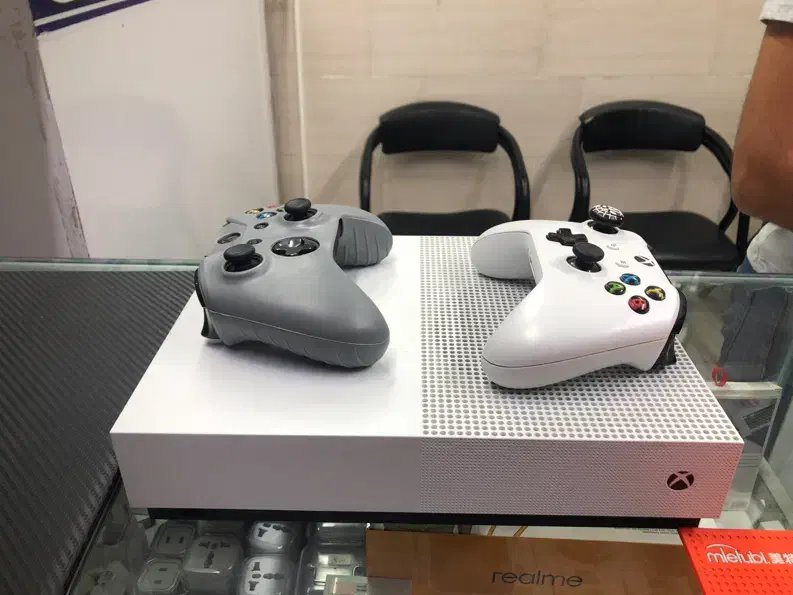 xBox one S 1TB|کنسول، بازی ویدئویی و آنلاین|مشهد, ادیب نیشابوری (شهرک غرب)|دیوار