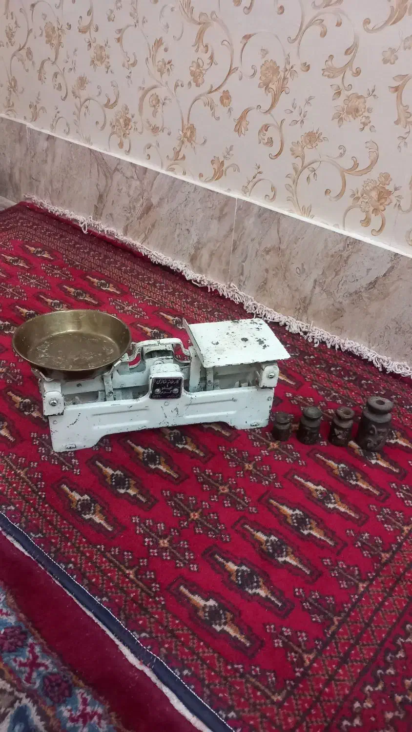 ترازو قدیمی|کلکسیون اشیاء عتیقه|کرج, احدآباد|دیوار