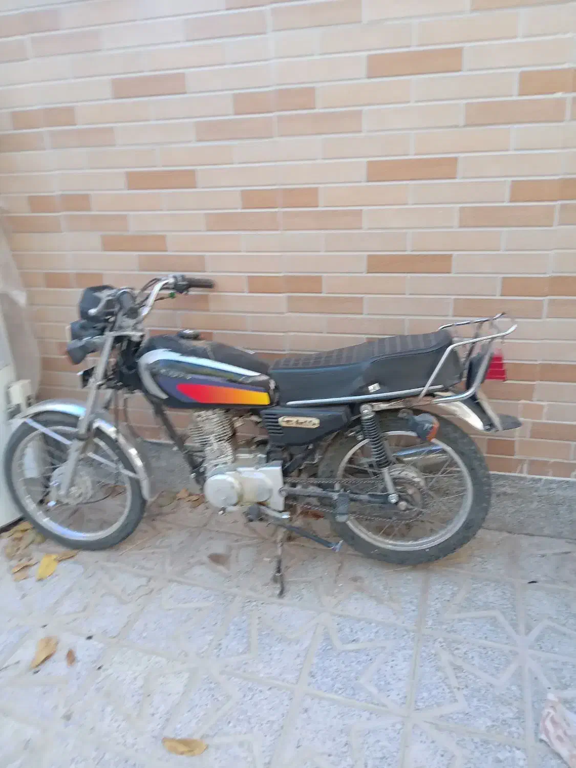 یک دستگاه موتور سیکلت|موتورسیکلت|گندمان, |دیوار