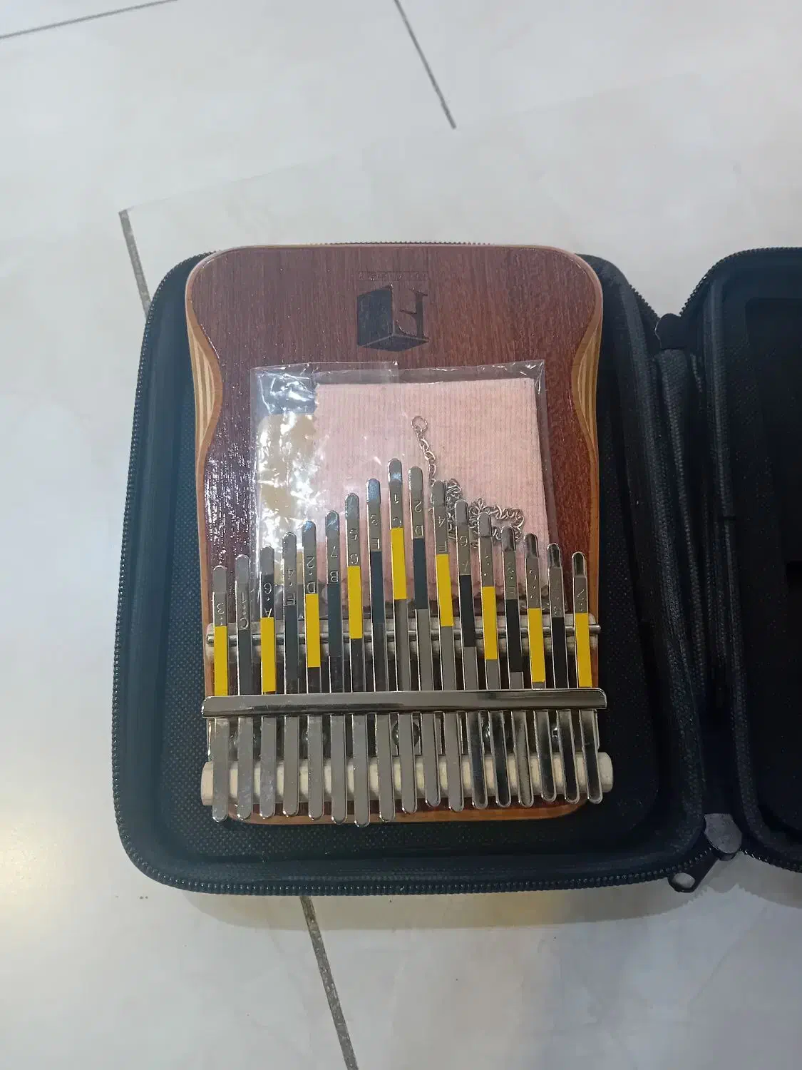 کالیمبا فیدار|سازهای سنتی|فولادشهر, C3|دیوار