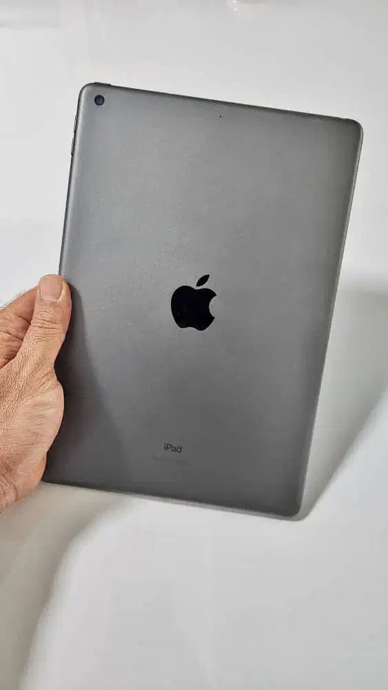 iPad نسل هشتم 10 اینچی 32 گیگ|تبلت|کرمان, |دیوار
