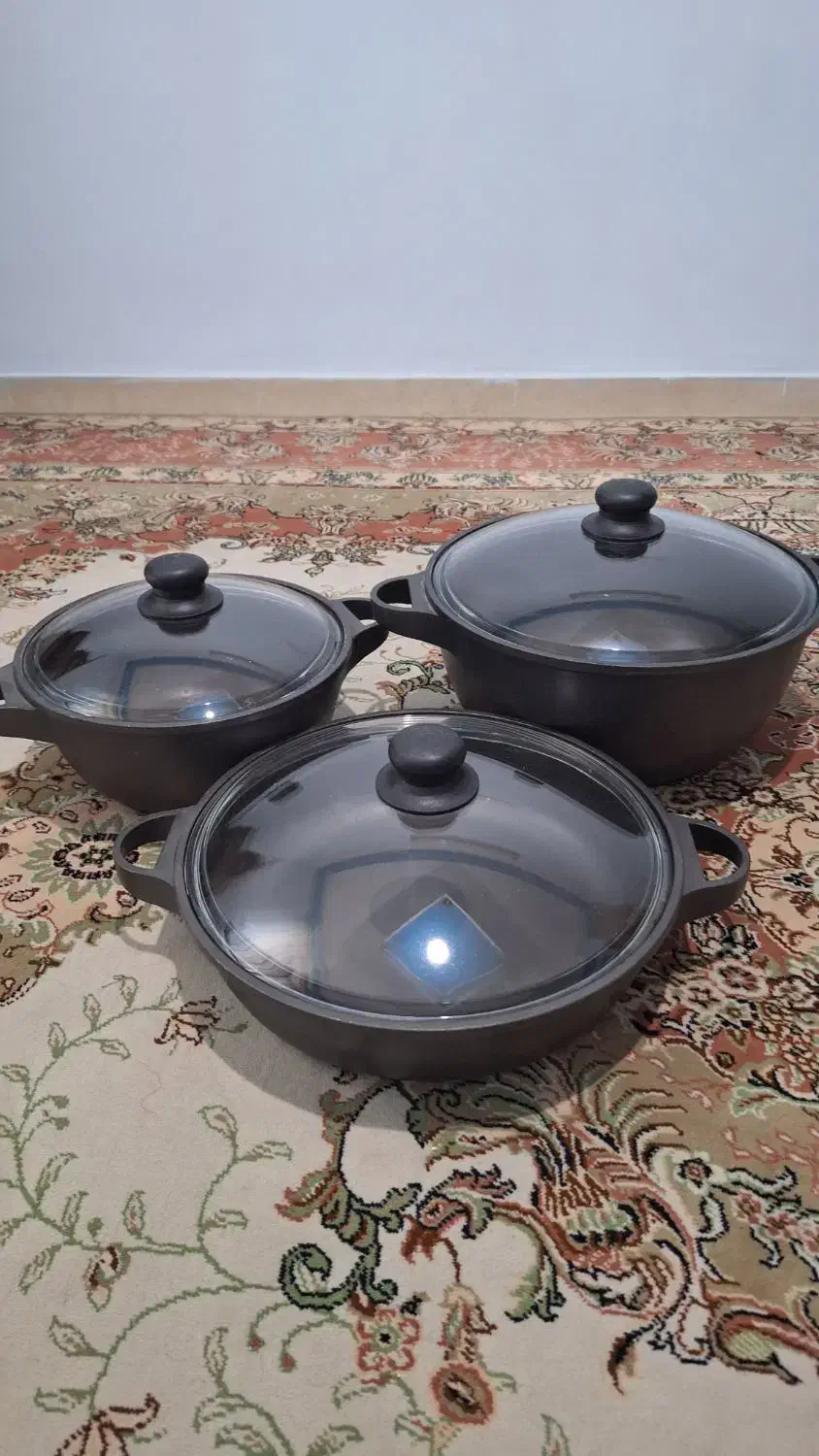 تعدادی لوازم پخت وپز|ظروف پختوپز|شیراز, فرهنگ شهر|دیوار