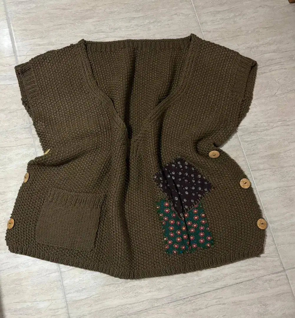 جلیقه|لباس|رشت, گلباغ نماز|دیوار