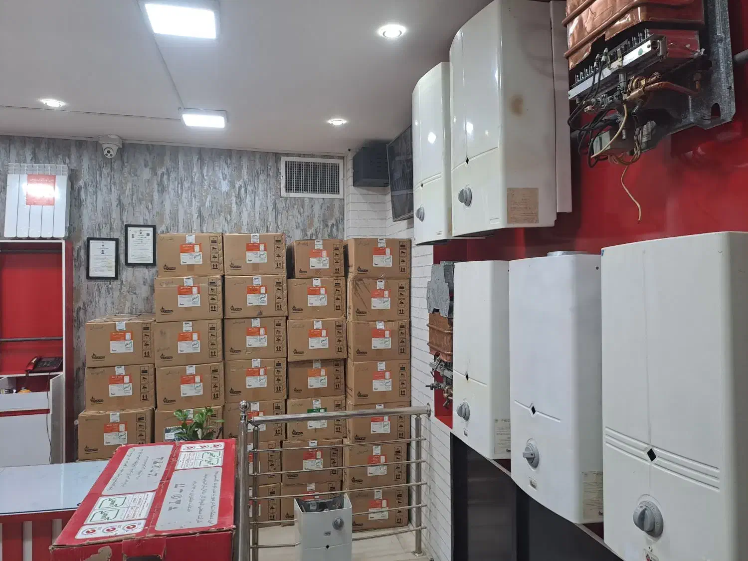 طرح تعویض ابگرمکن دیواری بوتان 4118 توربو|آبگرمکن، پکیج، شوفاژ|اصفهان, برازنده|دیوار