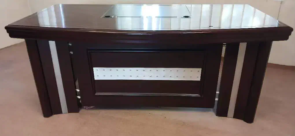 میز اداری شیک در حد نو|مبلمان اداری|بجنورد, |دیوار