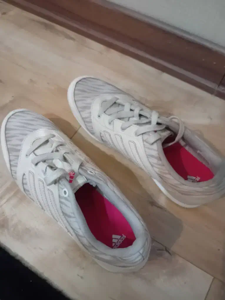 چند جفت کتونی خارجی نو اورجینال|کیف، کفش، کمربند|مشکیندشت, |دیوار